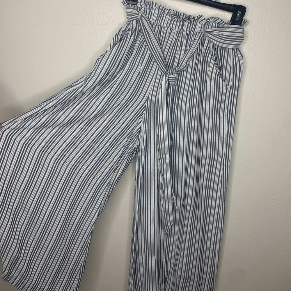 Set of wide leg pants and crop top